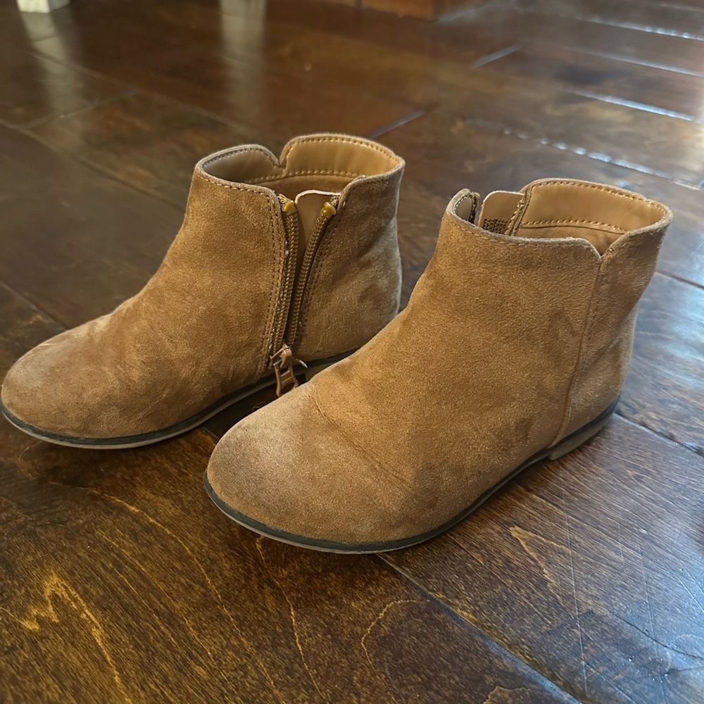 EUC Cat & Jack toddler girl size 10 Brown Ankle Boots